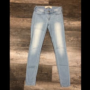 Hollister 0R 24 Light Wash Mid-Rise Jegging Jeans